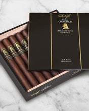 
                      
                        Load image into Gallery viewer, Davidoff Winston Churchill The Late Hour Churchill
                      
                    