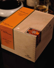 
                      
                        Load image into Gallery viewer, Oliva Cain Daytona 660 Double Toro
                      
                    