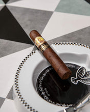 
                      
                        Load image into Gallery viewer, Bolívar Soberano Edición Limitada 2018
                      
                    