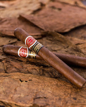 
                      
                        Load image into Gallery viewer, Romeo y Julieta Tacos Edición Limitada 2018
                      
                    