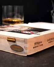 
                      
                        Load image into Gallery viewer, La Flor de Cano Mágicos Edición Regional España 2018
                      
                    