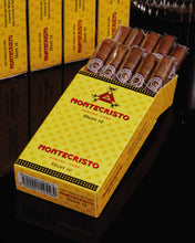 
                      
                        Load image into Gallery viewer, Montecristo Short
                      
                    