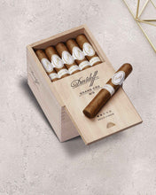 
                      
                        Load image into Gallery viewer, Davidoff Grand Cru No. 5
                      
                    