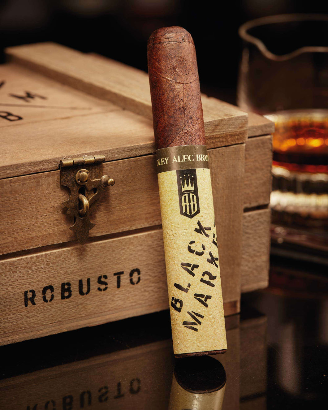 Alec Bradley Black Market Robusto