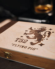 
                      
                        Load image into Gallery viewer, Drew Estate Liga Privada T52 Flying Pig
                      
                    