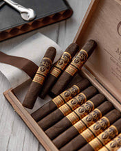 
                      
                        Load image into Gallery viewer, Oliva Serie V Melanio Maduro Robusto
                      
                    