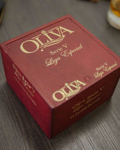 
                      
                        Load image into Gallery viewer, Oliva Serie V Double Robusto
                      
                    