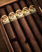 
                      
                        Load image into Gallery viewer, Padron 1926 No. 1 Maduro
                      
                    