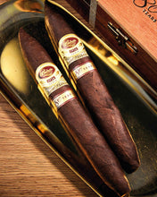 
                      
                        Load image into Gallery viewer, Padron 1926 80 Years Maduro
                      
                    