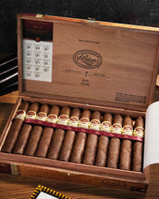 
                      
                        Load image into Gallery viewer, Padron 1926 No. 2 Natural
                      
                    