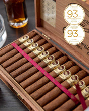 
                      
                        Load image into Gallery viewer, Padron 1964 Anniversary Principe Natural
                      
                    