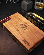 
                      
                        Load image into Gallery viewer, Padron 1926 No. 9 Maduro
                      
                    