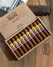 
                      
                        Load image into Gallery viewer, Bolívar Short Bolívar Edición Regional Andorra 2017
                      
                    