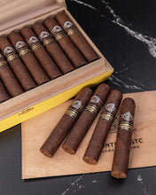 
                      
                        Load image into Gallery viewer, Montecristo Supremos Edición Limitada 2019
                      
                    