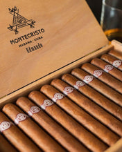 
                      
                        Load image into Gallery viewer, Montecristo Edmundos (2011 Vintage)
                      
                    
