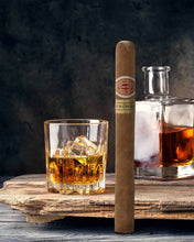 
                      
                        將圖片載入圖庫檢視器 Romeo y Julieta Churchills
                      
                    