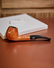 
                      
                        Load image into Gallery viewer, Davidoff No.405 Apple Half Bent 3.5mm Pipe
                      
                    
