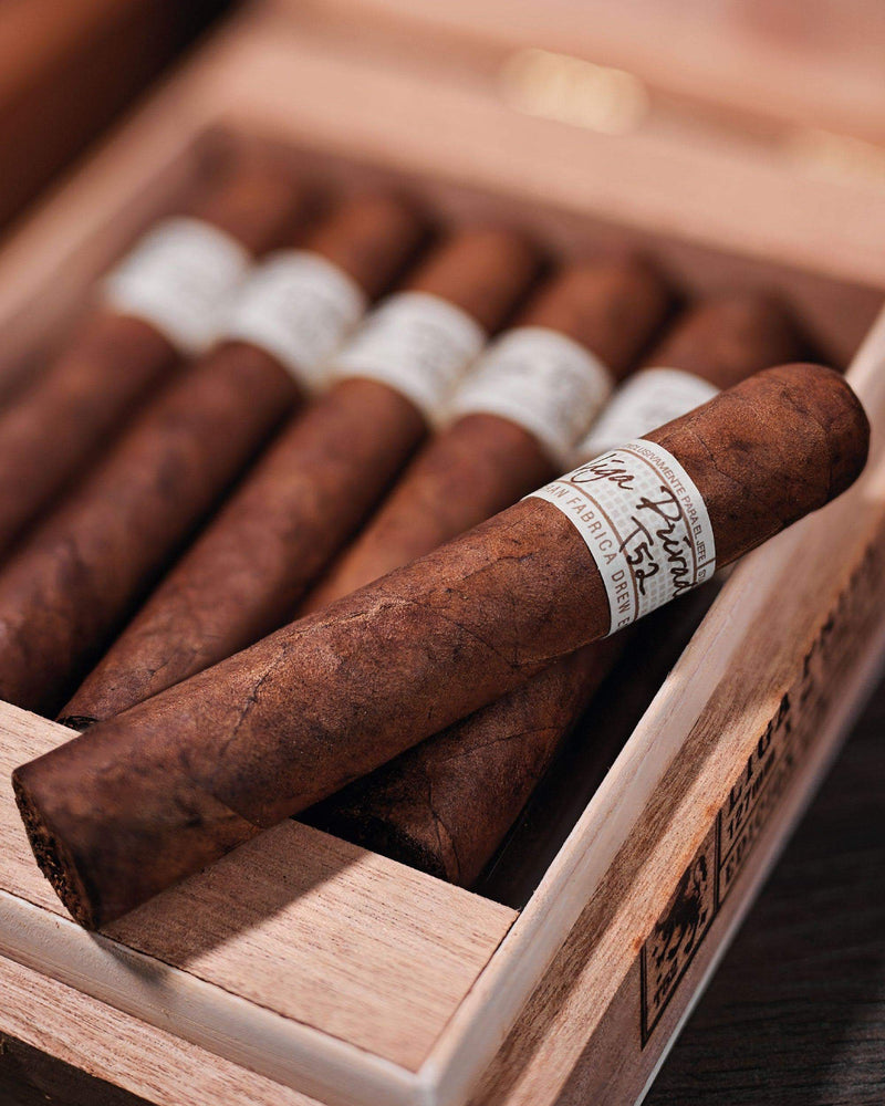 Drew Estate Liga Privada T52 Robusto