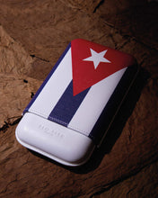 
                      
                        Load image into Gallery viewer, Elie Bleu Cuban Flag Leather Cigar Case
                      
                    